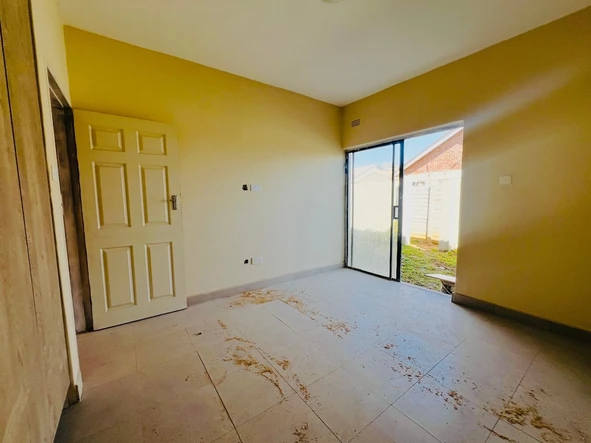 2 Bedroom Flat & Apartment
