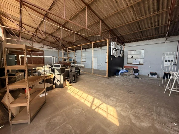 Warehouse & Factory