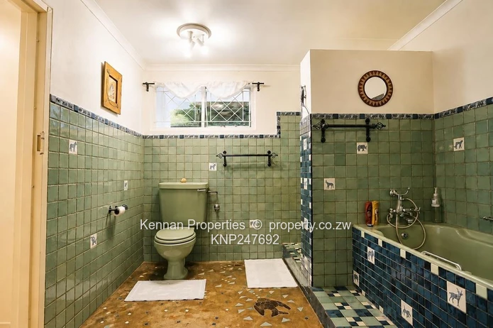 Four bedroom home in an excellent location with a cottage, pool and a good borehole (Sole Mandate)