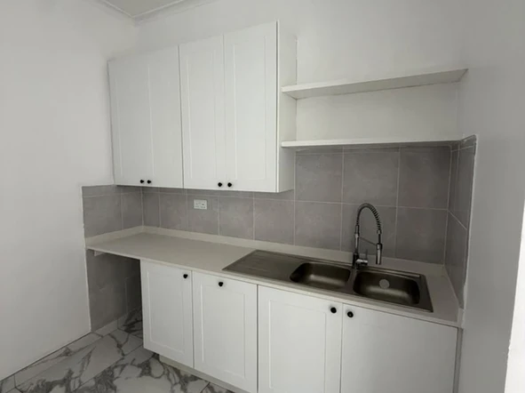 3 Bedroom Flat & Apartment
