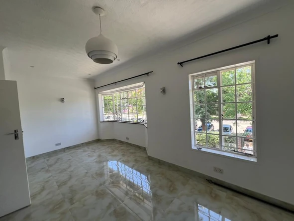 2 Bedroom Flat & Apartment