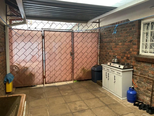 3 Bedroom Garden Flat