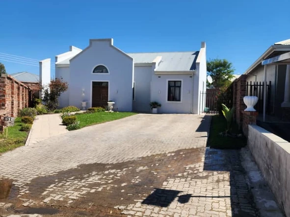 Spacious 3-Bedroom Flat in Arlington, Harare South Awaits You!