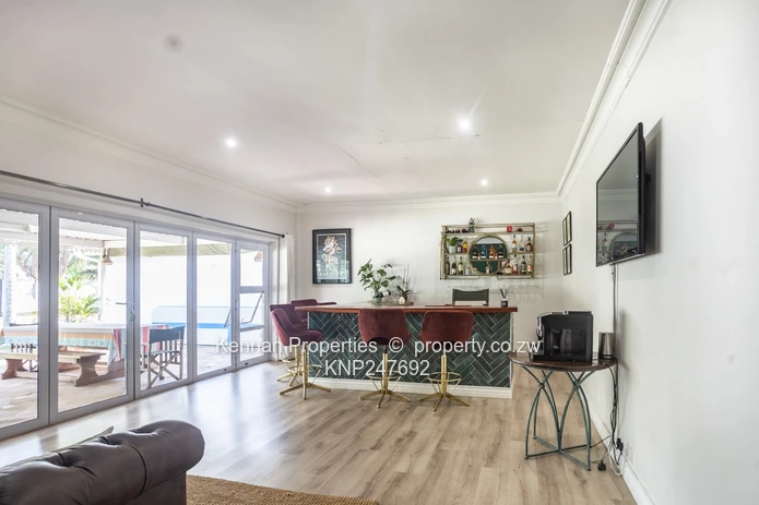 Four bedroom home in an excellent location with a cottage, pool and a good borehole (Sole Mandate)