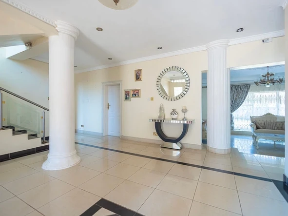 7 Bedroom House