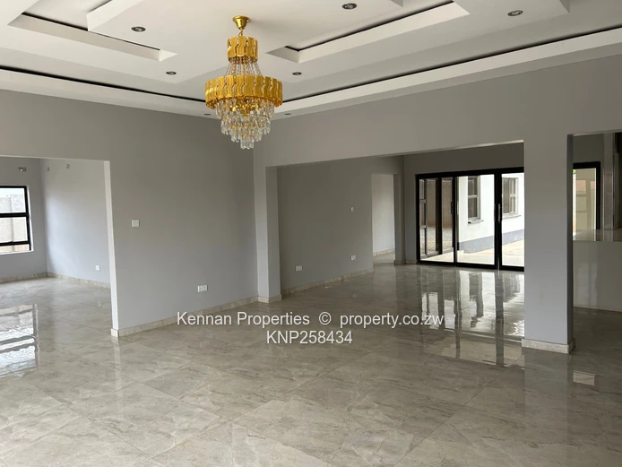 Luxury Modern Living – Close To Westgate Shopping Centre