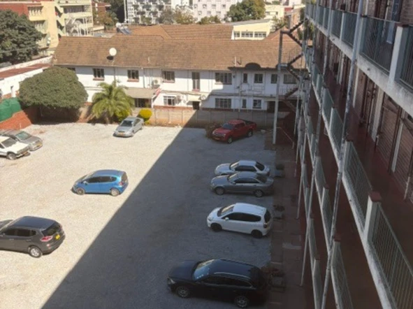 2 Bedroom Flat & Apartment