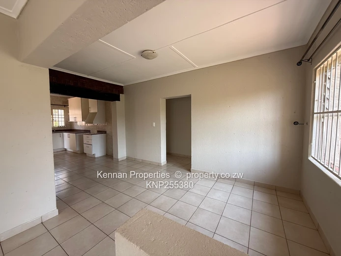 3 bedroom cluster unit available for rent 