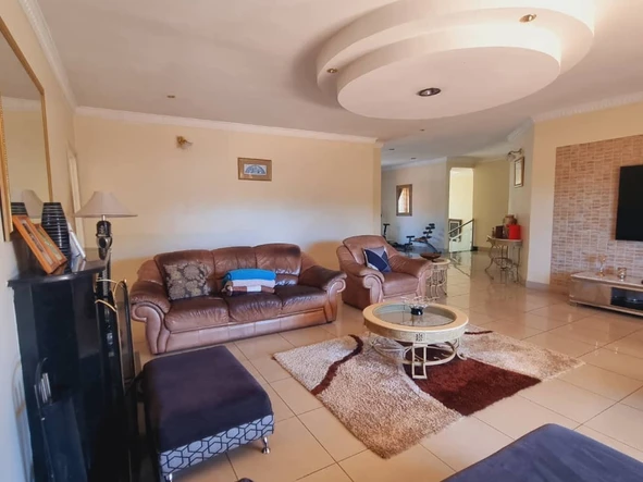 5 Bedroom House