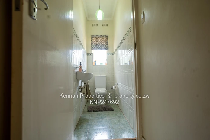 Four bedroom home in an excellent location with a cottage, pool and a good borehole (Sole Mandate)