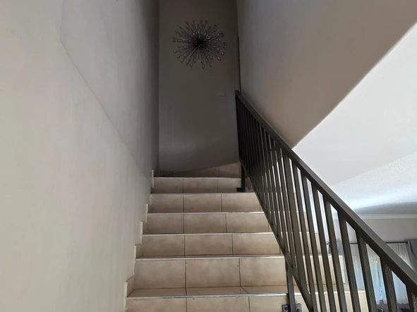 2 Bedroom Flat & Apartment