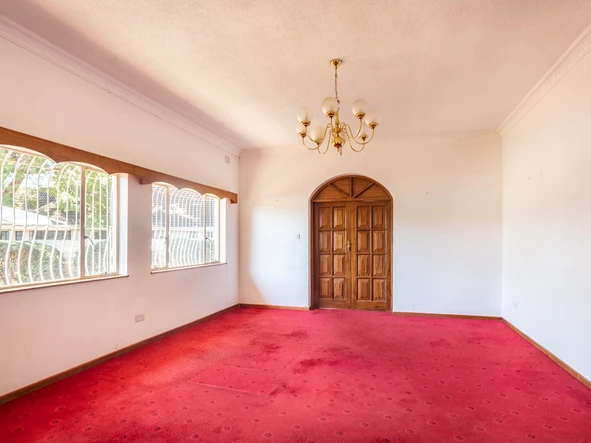 5 Bedroom House
