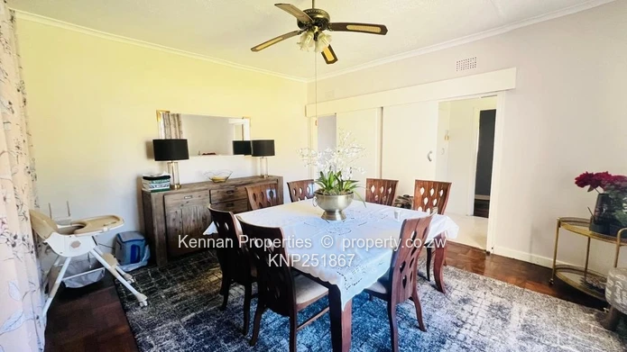 Family home on 4900 sqm of land with good water  (Sole Mandate)