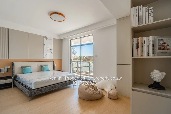 Fine Living in the Highlands Park Neighbourhood