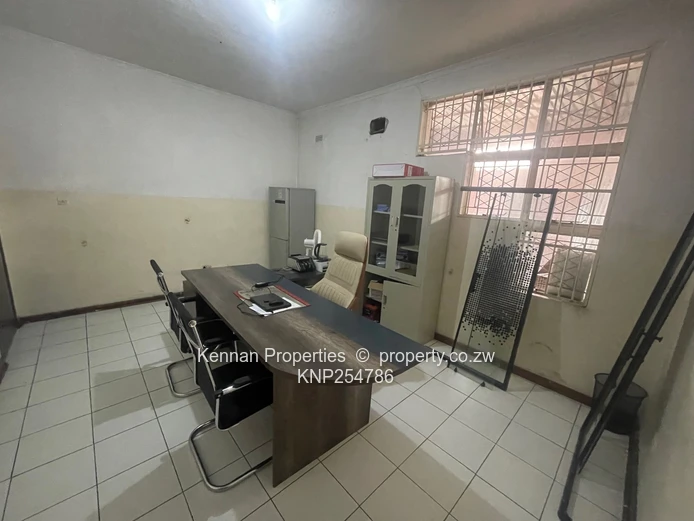 Factory / Warehouse In Southerton