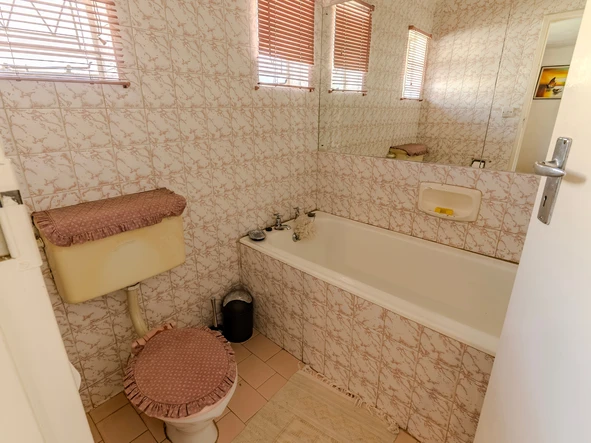 Beautifully Fitted 4 Bedroomed Family Home