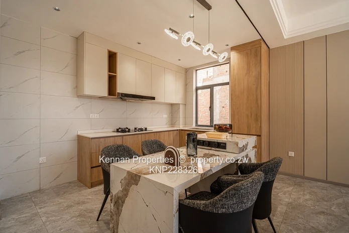 Fine Living in the Highlands Park Neighbourhood