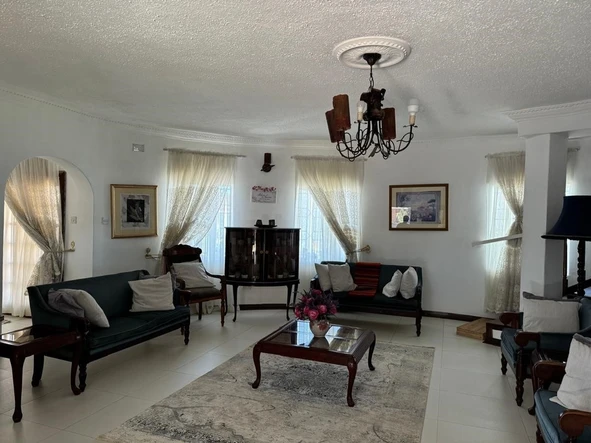 5 Bedroom House