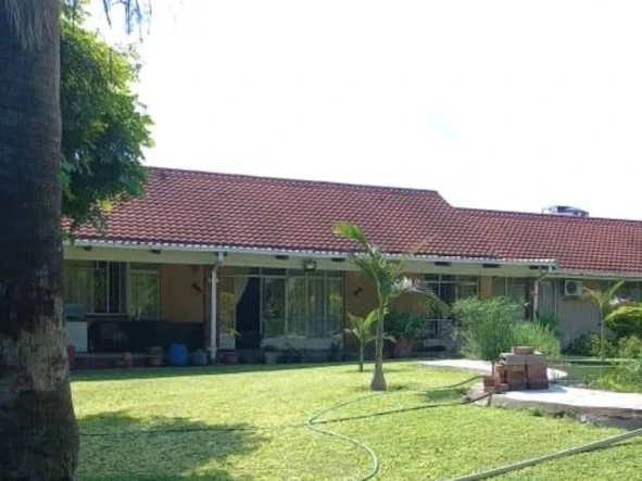 Spacious 4-Bedroom Home with Borehole in Beitbridge!