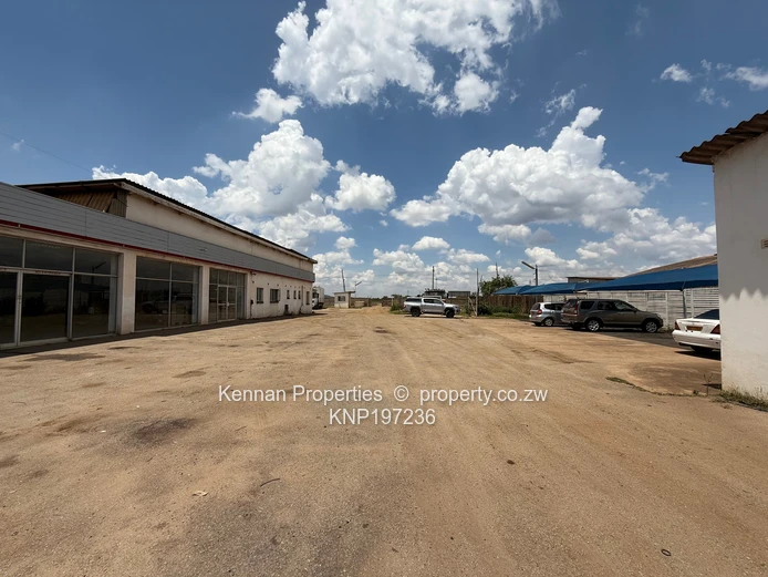 Warehouse with multiple facilities available 