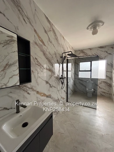 Luxury Modern Living – Close To Westgate Shopping Centre
