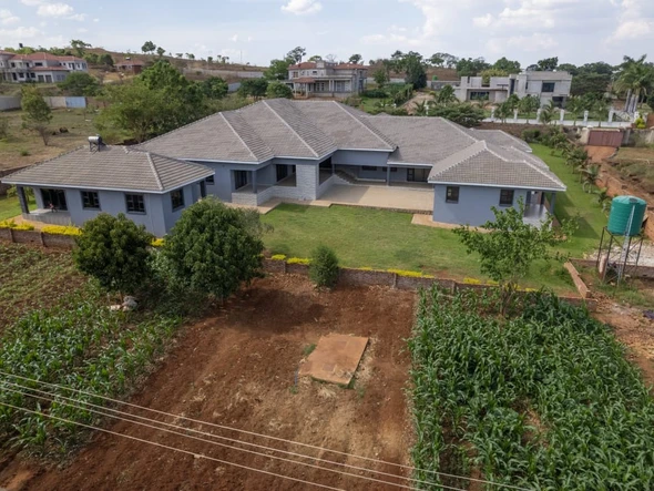 8 Bedroom House