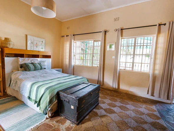 6 Bedroom House