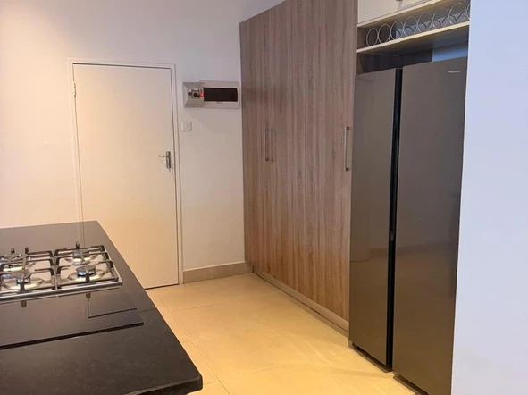 3 Bedroom Flat & Apartment