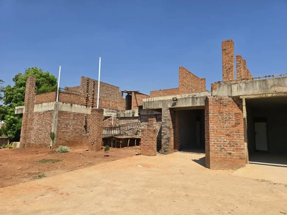 6 Bedroom House