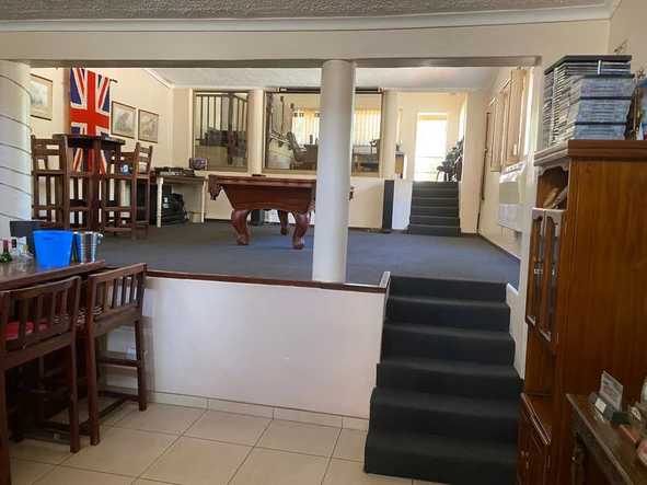 6 Bedroom House