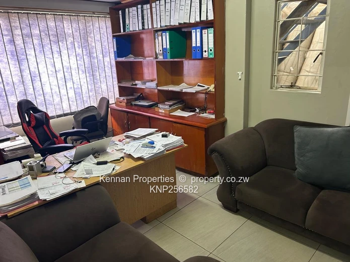 Large Factory/Warehouse Ideally Located In Msasa
