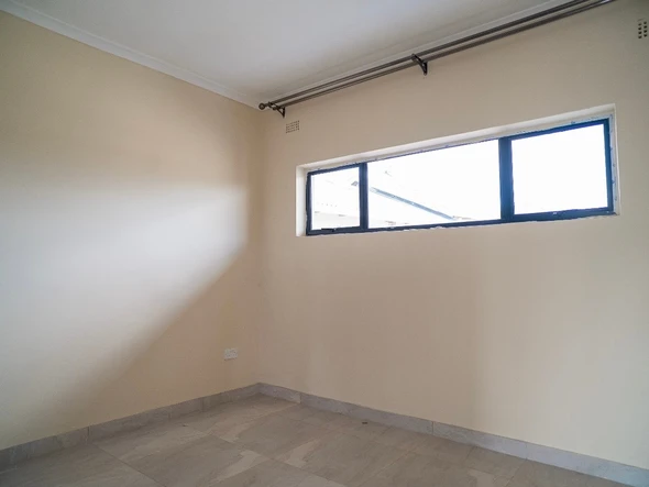 2 Bedroom Flat & Apartment