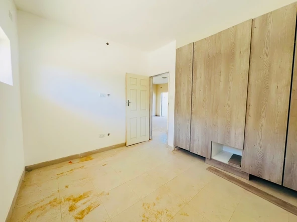2 Bedroom Flat & Apartment