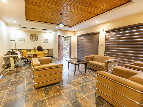 5 Bedroom House