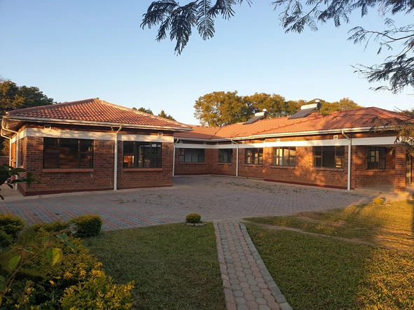 Spacious & Modern With 5 Bedrooms