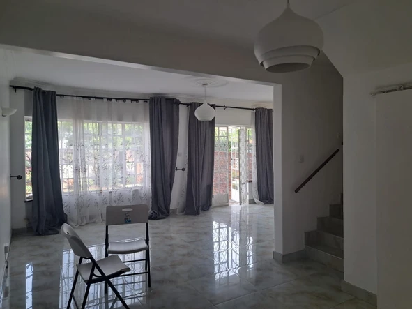 2 Bedroom Flat & Apartment
