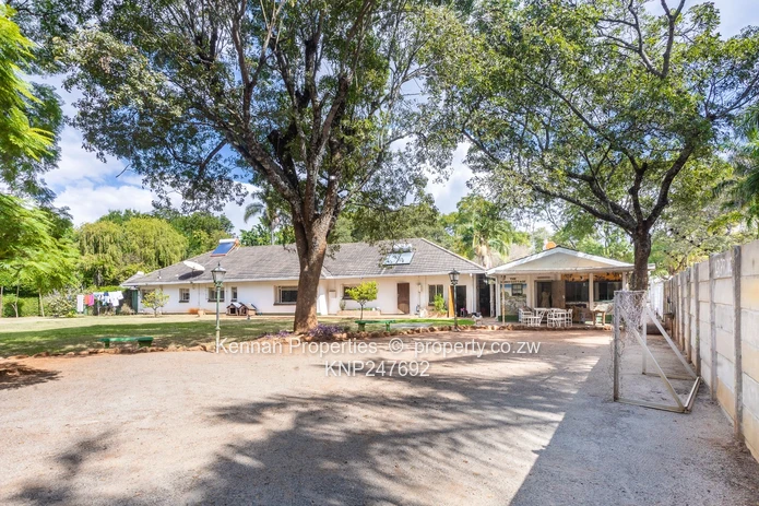 Four bedroom home in an excellent location with a cottage, pool and a good borehole (Sole Mandate)