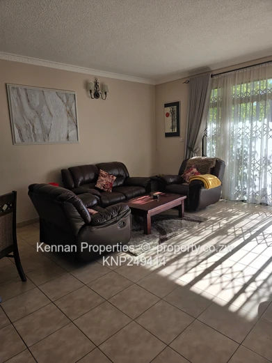 Sunlit 2-Bed Borrowdale Flat with Borehole & Garden (Sole Mandate)