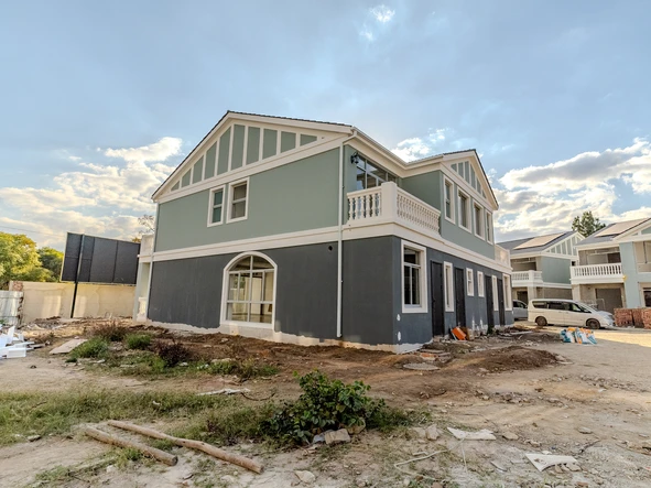 Impeccably finished 4 bed duplex flats in a complex