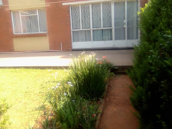  2 bedroom garden flat in Avondale West