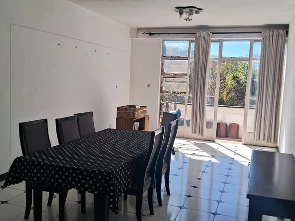2 Bedroom Flat & Apartment