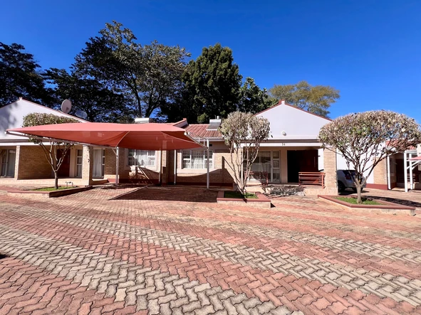2 Bedroomed Flat Available to Rent!