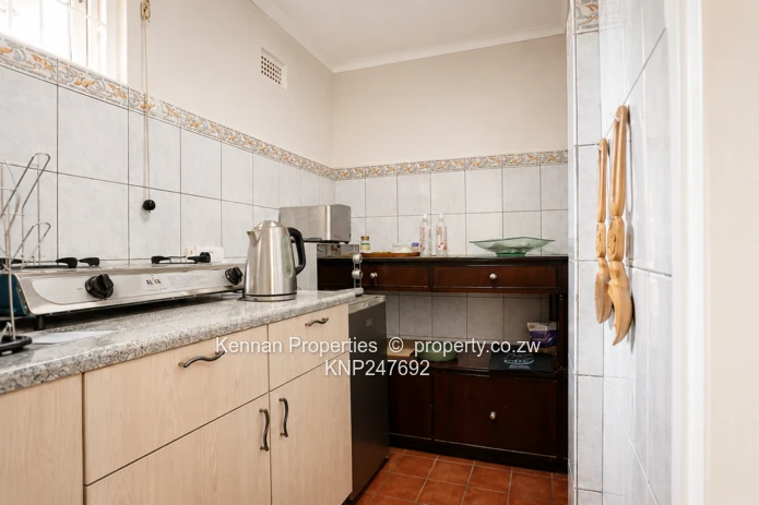 Four bedroom home in an excellent location with a cottage, pool and a good borehole (Sole Mandate)