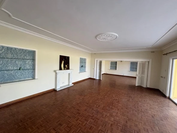 6 Bedroom House