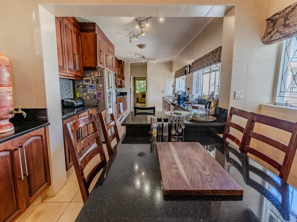 Beautifully Fitted 4 Bedroomed Family Home