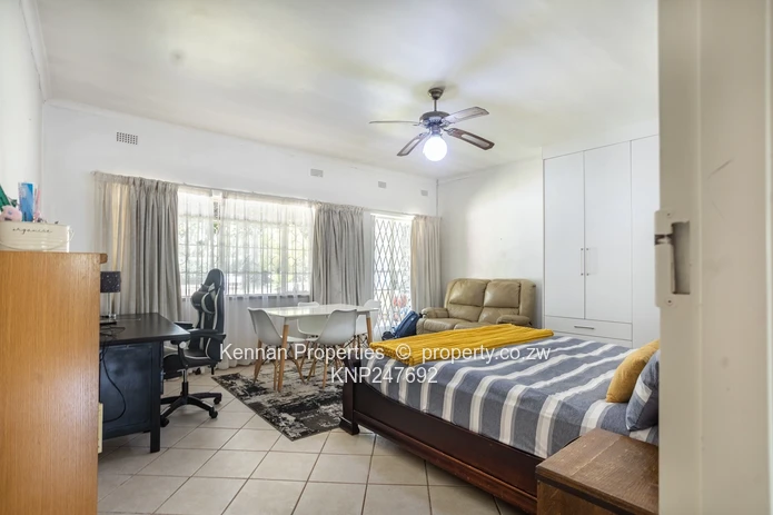 Four bedroom home in an excellent location with a cottage, pool and a good borehole (Sole Mandate)