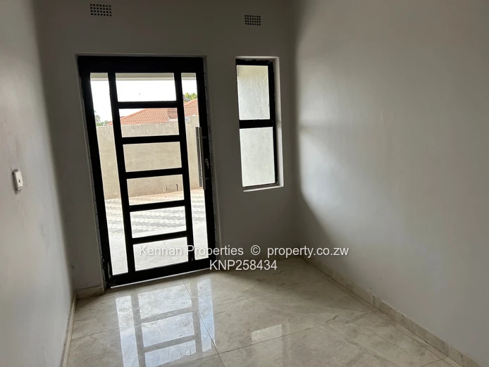 Luxury Modern Living – Close To Westgate Shopping Centre