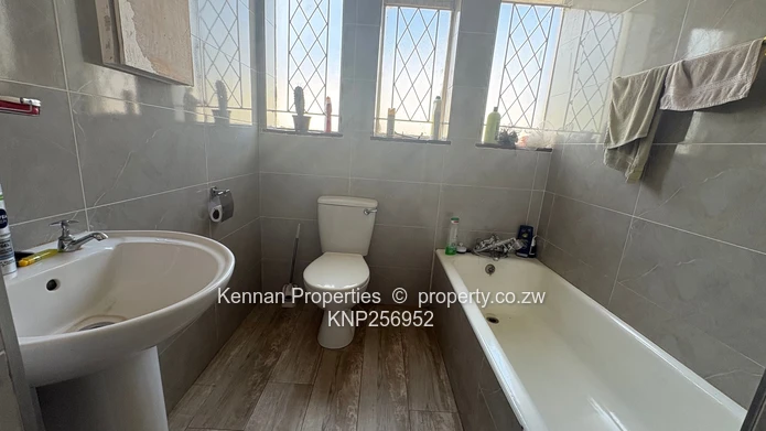 Charming 3-Bedroom Garden Flat In Avondale West (Sole Mandate)