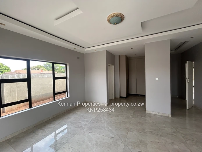 Luxury Modern Living – Close To Westgate Shopping Centre