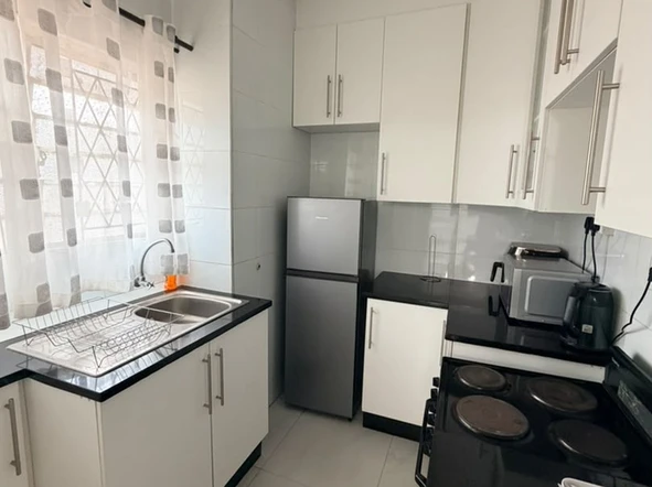 2 Bedroom Flat & Apartment